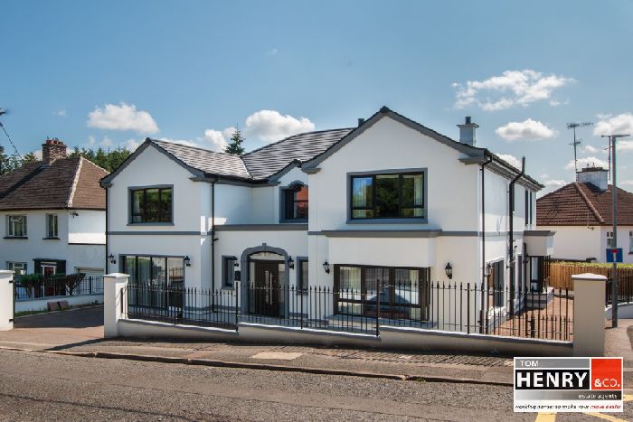 7 KILLYMEAL ROAD, DUNGANNON
